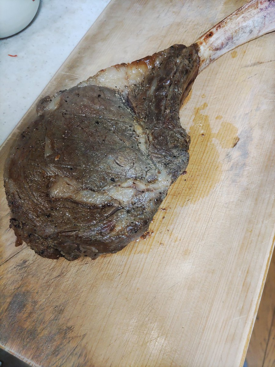KurisuSawatari's tweet photo. 今日の晩は、トマホークかましてやんよヾ(o´∀｀o)ﾉ

肉最高っ！！ https://t.co/HaomTcUbF4