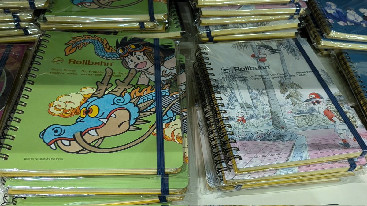 ジャンプショップブースにてRofJのドラゴンボールグッズが展示・販売