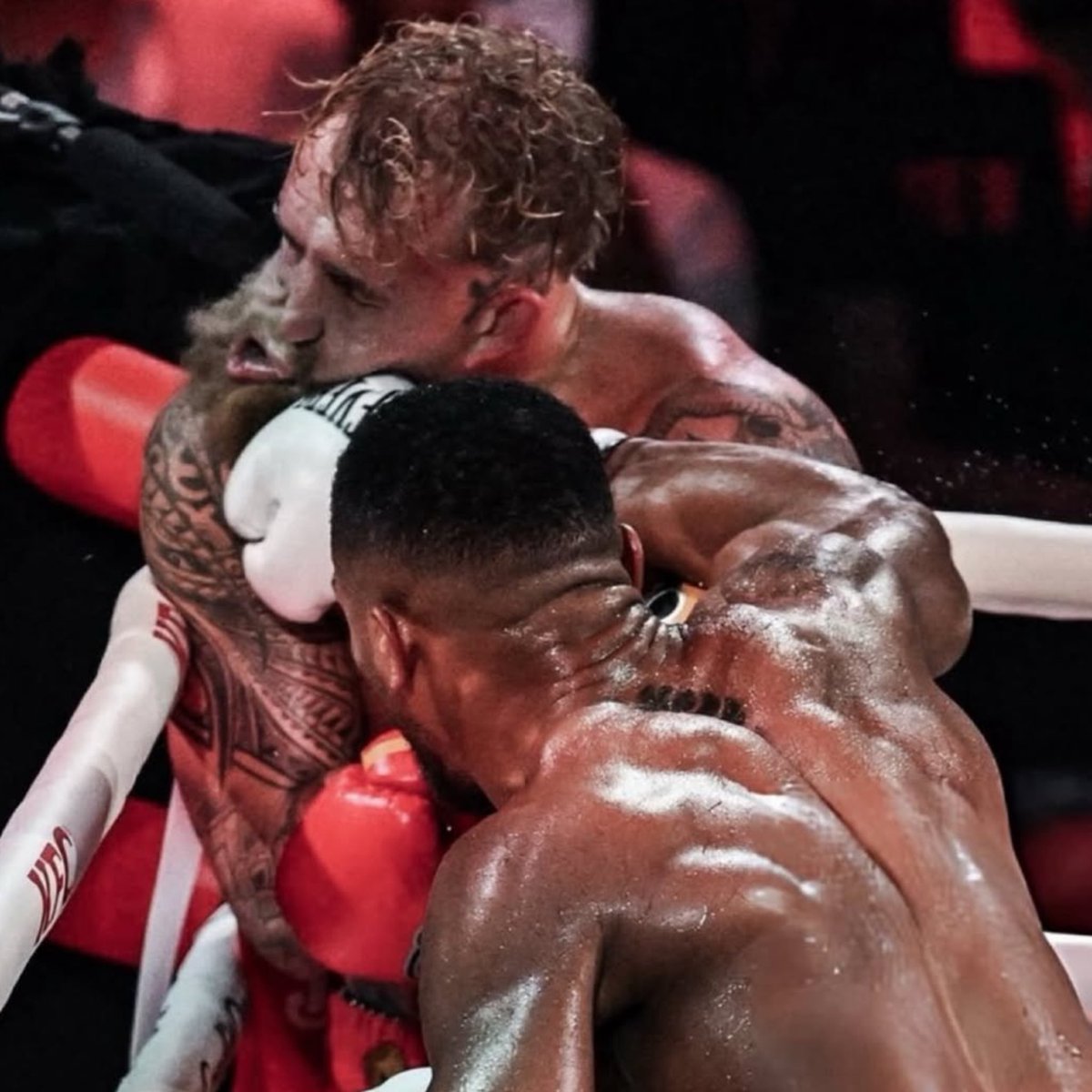 SmeshTalk's tweet image. Jake Paul took this knockout blow by a two time world heavyweight champion, got his jaw broken and didn’t get send to the shadow realm after six rounds. You gotta give him credit for that. #PaulJoshua