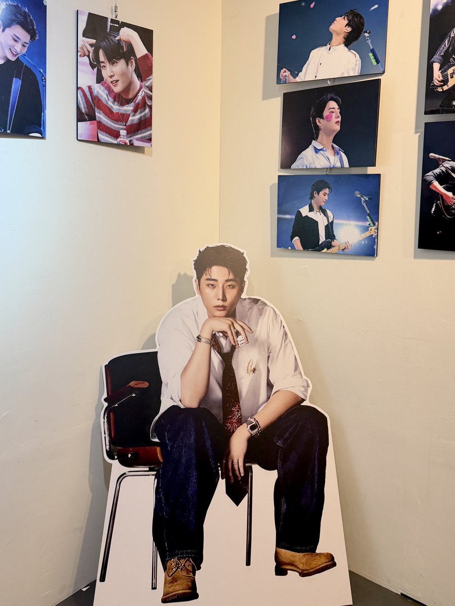 영현이 생카 다녀왓고 럭드 상품 다 예뻐서 훔칠려다가 참앗다 전시된 사진에서 사랑이 보여요..♡♡

#영현이의_재생목록
#Dearmy_YK