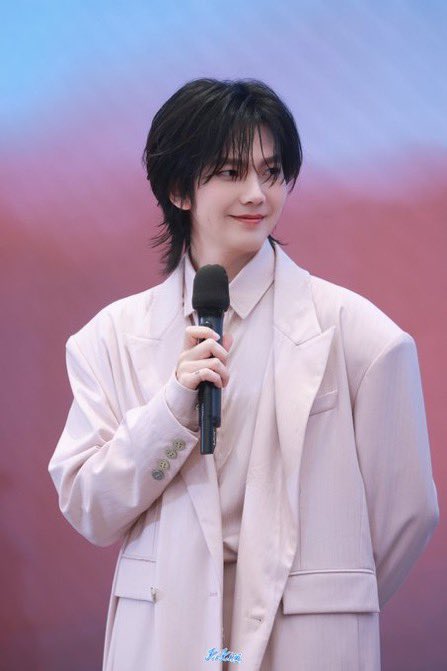 🫠. . .

CELEBRATE WITH BUILD

#BuildXmasParty