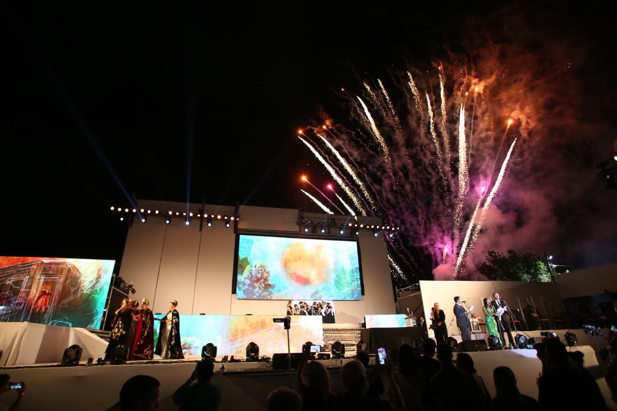 Guaymallén vivió una noche histórica en “Guaymallén de mis Amores”.
Victoria Segura Walrond, de Dorrego, fue coronada Reina departamental 👑🍇
Tradición, identidad y emoción en los 90 años de Vendimia.