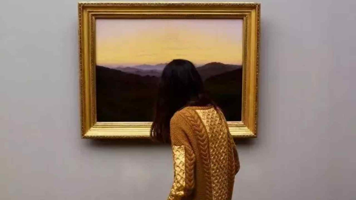 Gürsel Karaaslan yazdı:

✍️Sanatın Sessiz El Değiştirmesi

📌Sanat, bir zamanlar uzaktan bakılan, korunması gereken bir değerken; bugün gündelik hayatın içine sızan, sıradan anlarla temas eden bir deneyime dönüşüyor

halkweb.com.tr/sanatin-sessiz…