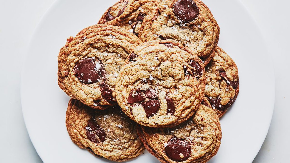 Oasiss_Kitchen's tweet photo. مخبوزات Bon Appétit!
المكونات: ☕ شورتبريد بنكهة الشاي • 🧈 زبدة محمصة • 🍫 توفي وشوكولا • 🌴 كرات تمر
الخطوات:
- اخبز الشورتبريد
- شكل كرات التمر
- اخلط زبدة محمصة مع التوفي والشوكولا
مين يجرب؟
#مخبوزات_التمر
Powered by CurvsAI https://t.co/N7gKZCu4a4