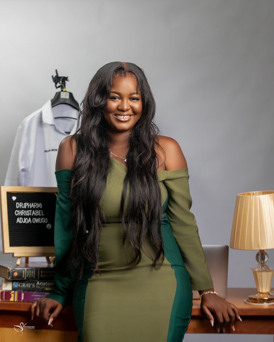 _NanaAdjoax's tweet image. Reintroducing 🌚Dr.(Pharm) Christabel Nana Adjoa Owusu .. 
I almost gave up but Micah 7:7 held me down.
I’m super proud of myself❤️🫶🏻
I’m the testament that God is good 🥹🤌🏻