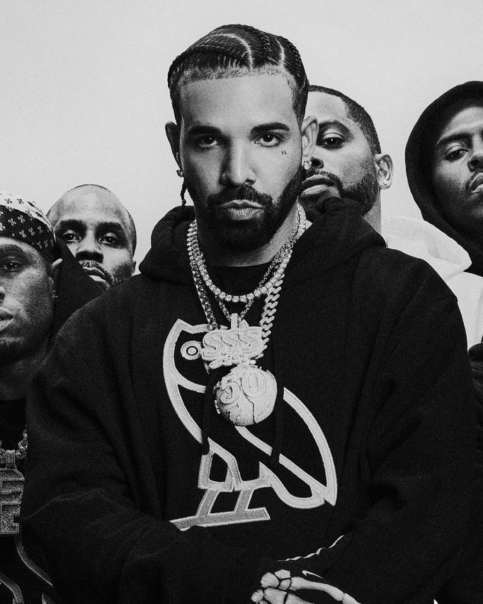 Kurrco's tweet image. Drake becomes the first artist in Spotify history to surpass 125 BILLION streams — more than 2x the total of the next-closest rapper.