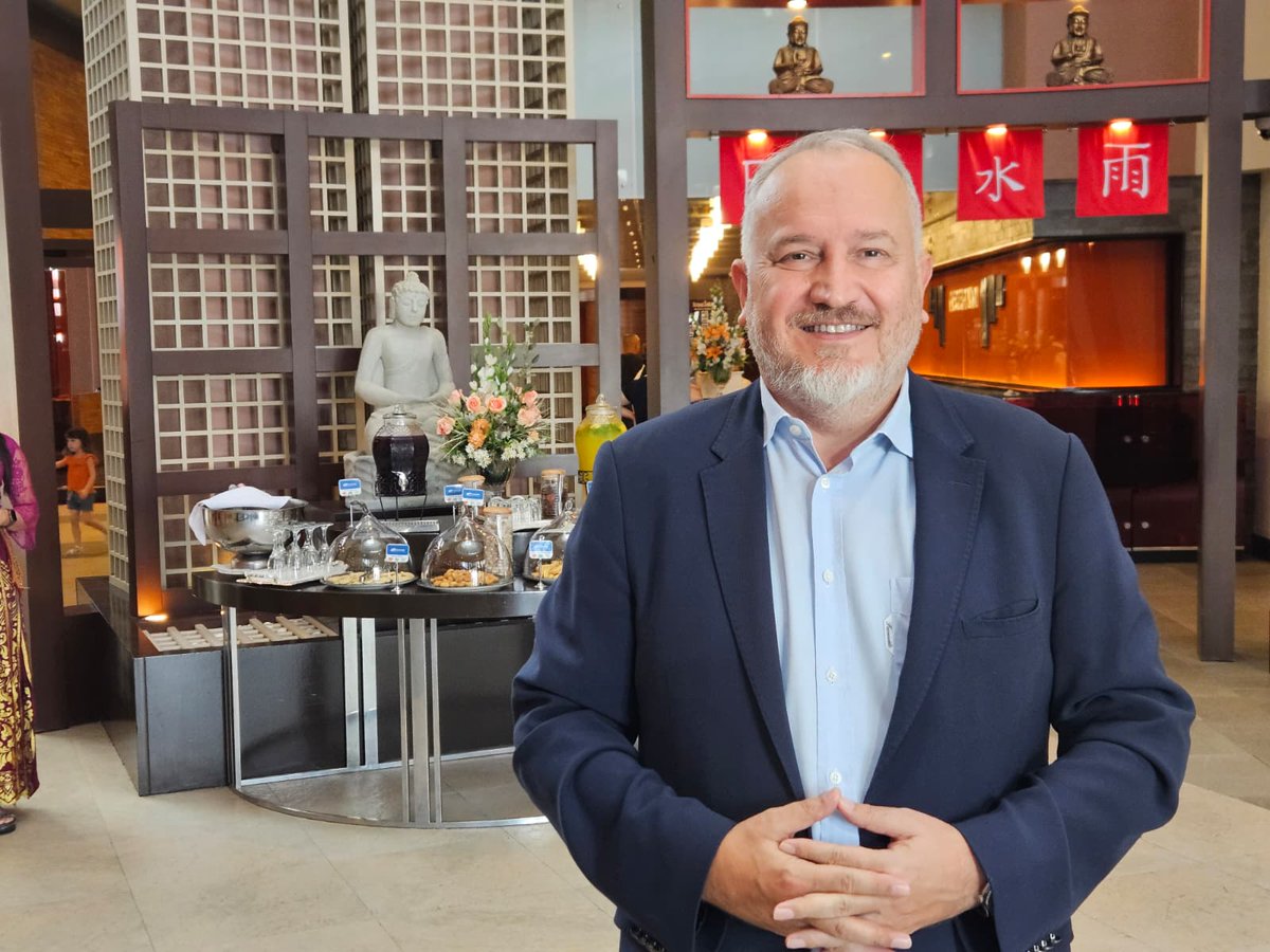 chenear's tweet image. AKTOB Başkanı @kaankavaloglu ’ndan 2026 için çağrı: 'Turizm, fonlar, indirim ve teşviklerle desteklenmeli'
2026'nın kolay geçmeyeceğine dikkat çeken Kavaloğlu, turizmin fonlar, indirim ve teşviklerle desteklenmesi gerektiğini kaydetti. @EmdAntalya HABERİ👇
dha.com.tr/gundem/turizm-…