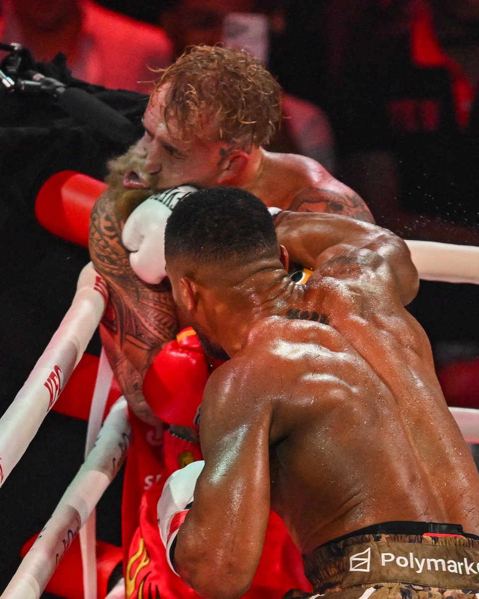 DAZNBoxing's tweet image. This is the shot that BROKE Jake Paul's jaw 🫣

#JakeJoshua