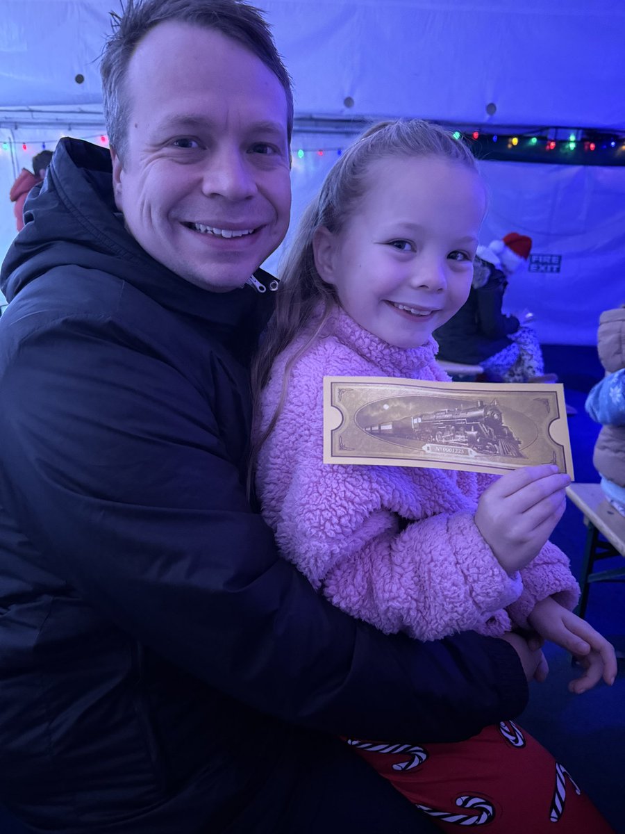 Lisa Wainwright tweet media