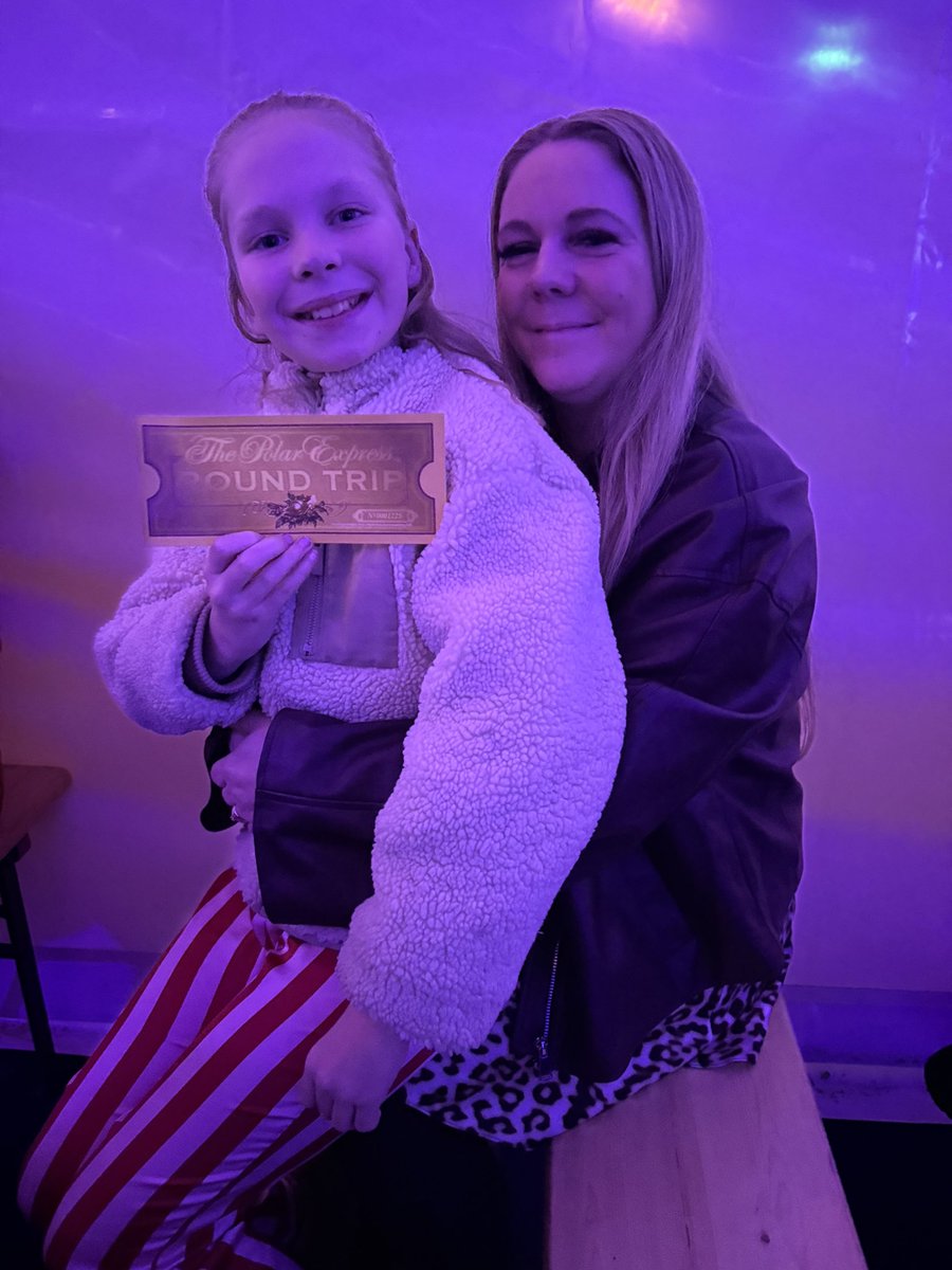 Lisa Wainwright tweet media