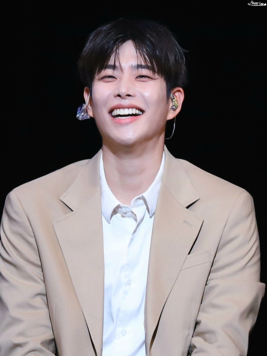 HappyLee_305's tweet image. 251220 MJ 1st FANMEETING 
IN JAPAN : White Christmas

🥰❄️크리스마스 왕자님❄️🥰
#엠제이 #MJ #김명준 #아스트로 #ASTRO