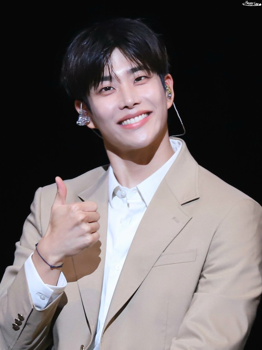 HappyLee_305's tweet image. 251220 MJ 1st FANMEETING 
IN JAPAN : White Christmas

🥰❄️크리스마스 왕자님❄️🥰
#엠제이 #MJ #김명준 #아스트로 #ASTRO