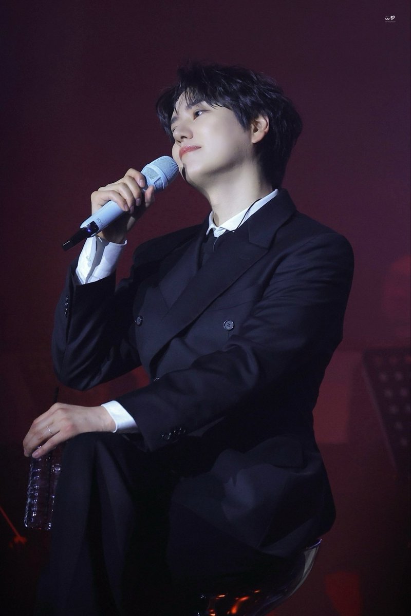 winnniekyu's tweet image. [HD] 251219 더 클래식 Day1-2
도련님🧎‍♀️
#규현 #KYUHYUN