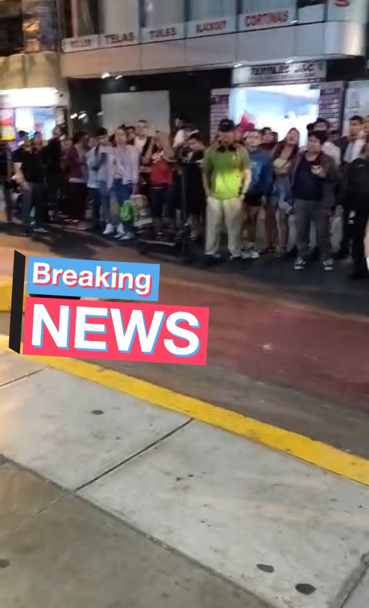 Aderly's tweet photo. #Reporte Lamentablemente una persona cayó desde el piso 7 de un edificio en Gamarra. https://t.co/9soAOHHLBx