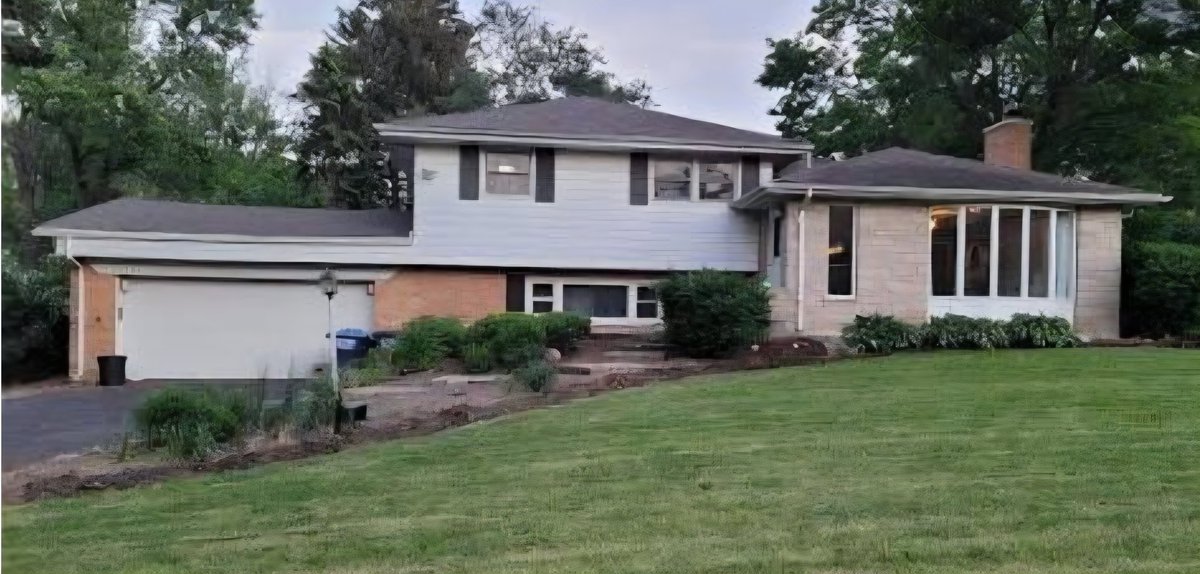 Long_1969's tweet image. Driving in the old neighborhood where it all began. Spartanburg, SC...My parents bought this house when I was 6yrs old and my folks lived here for 30yrs. All that's missing is my 10 speed bike in the driveway...Good childhood memories.
#BlackBoyJoy