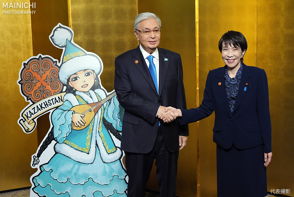 中央アジア5カ国の首脳が訪日し、「中央アジア＋日本対話」首脳会合が