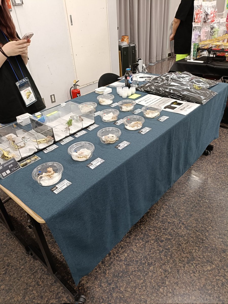 到着が遅れて設営終わってないのに入場始まってました！笑