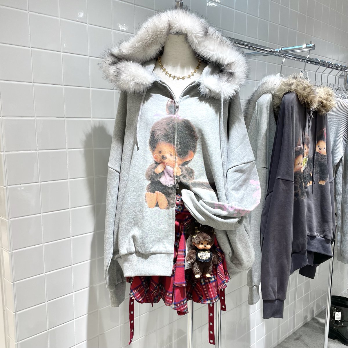 monchhichi × jouetie」のコラボアイテムを発見🙈❤️ˊ˗ ふわふわ