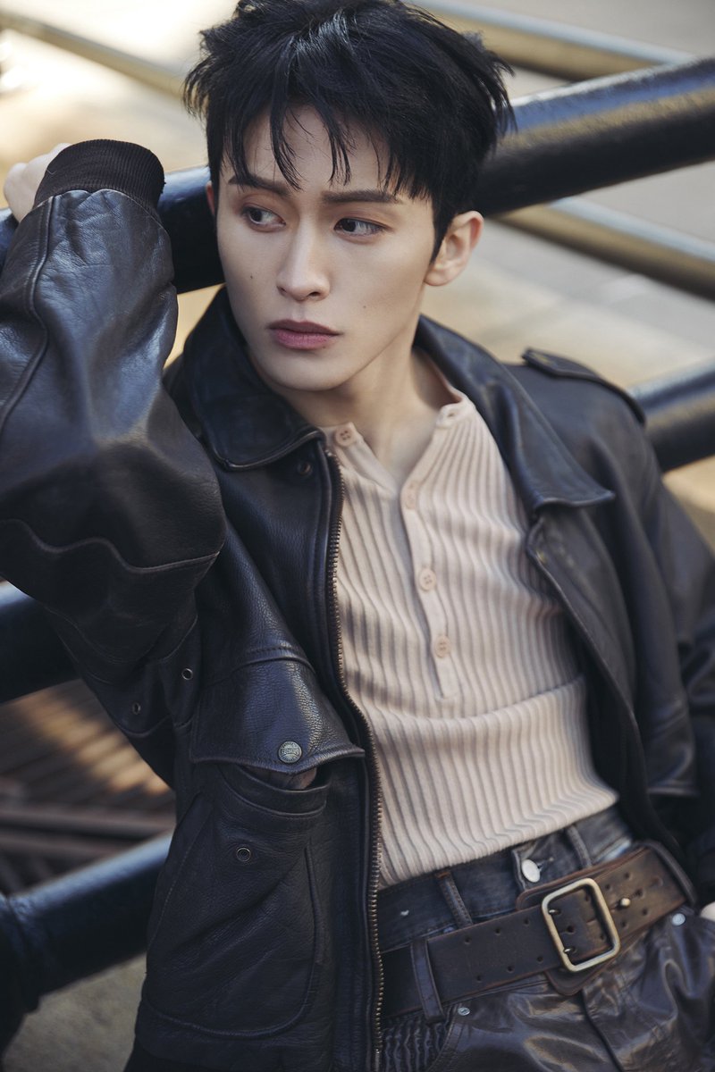 NCTsmtown's tweet image. #NCT #마크 #TheFirstfruit, 美 빌보드 선정 ‘2025년 최고의 K팝 앨범’ 1위!
“#마크 의 존재감을 단번에 각인시킨 작품”
수록곡 ‘+82 Pressin’’, 틴보그가 주목한 ‘최고의 K팝 뮤직비디오’

naver.me/Gf0Fam95

#MARK
#TheFirstfruit #MARK_TheFirstfruit
#82Pressin #MARK_82Pressin
#NCT…