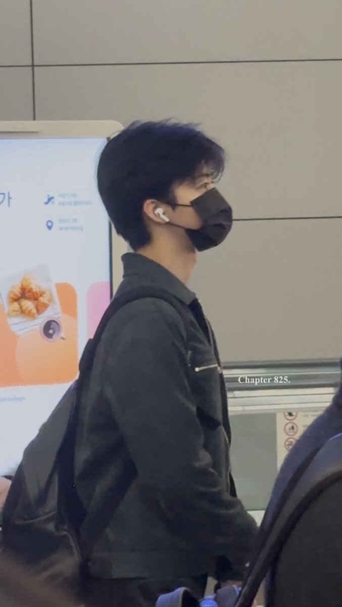 Chapter825's tweet image. 251220 ICN✈️

전광판 보는 동글동글 뒤통수….

#JAEMIN #재민 #ジェミン
#NCTDREAM #엔시티드림