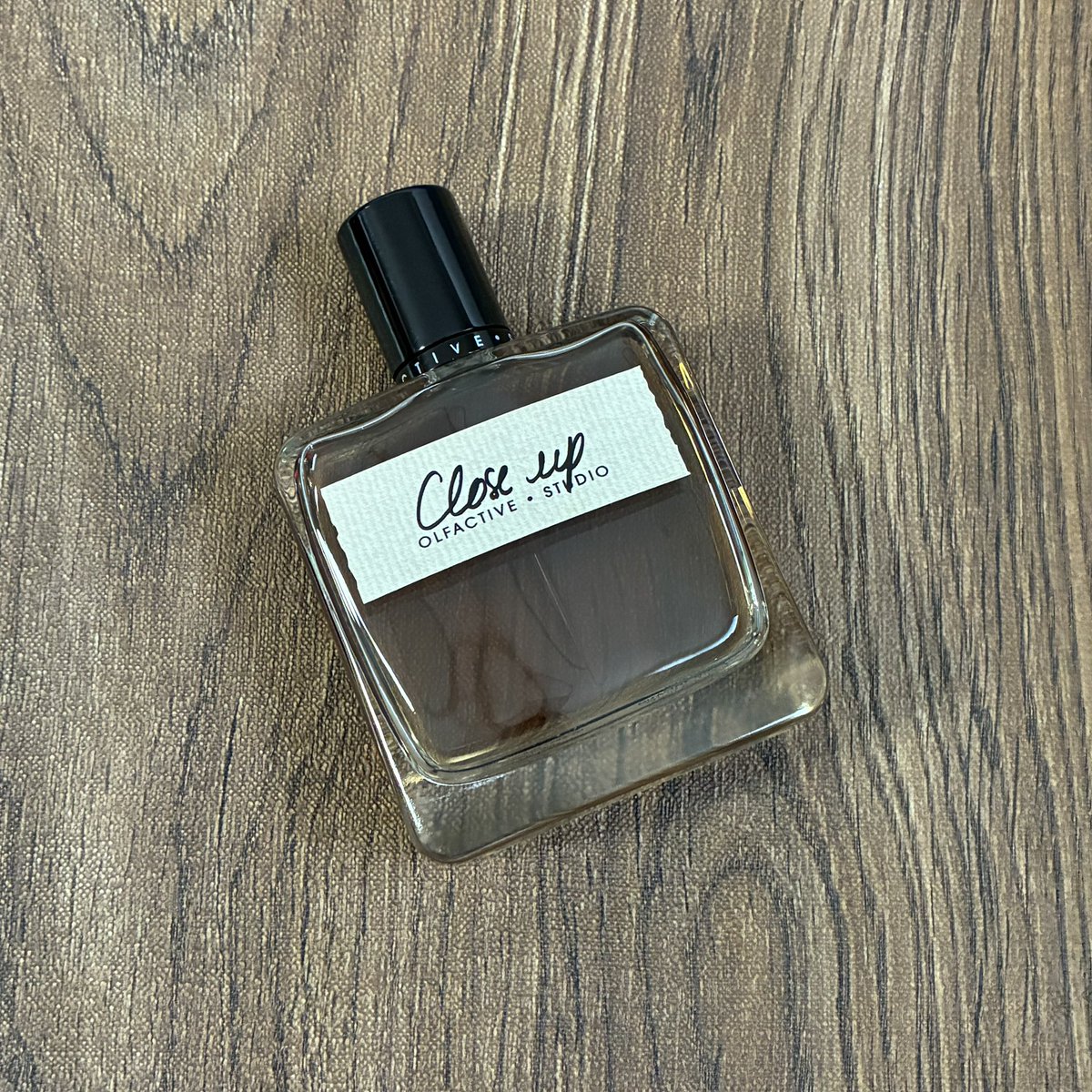 今日の香水はオルファクティヴ ストゥディオのクローズアップ。 日頃