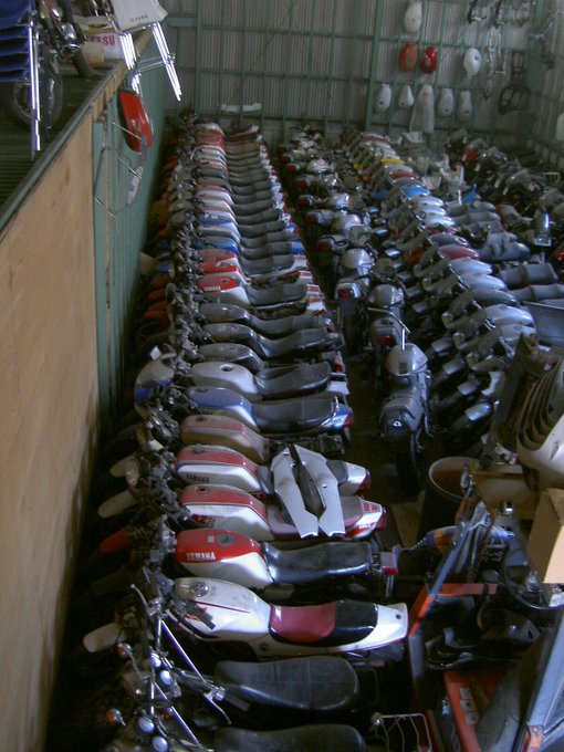 ってか、以前RZRを大量出品してた俺の中での伝説の人と同じ人物か!?Σ(゜ロ゜;)…!!!! 