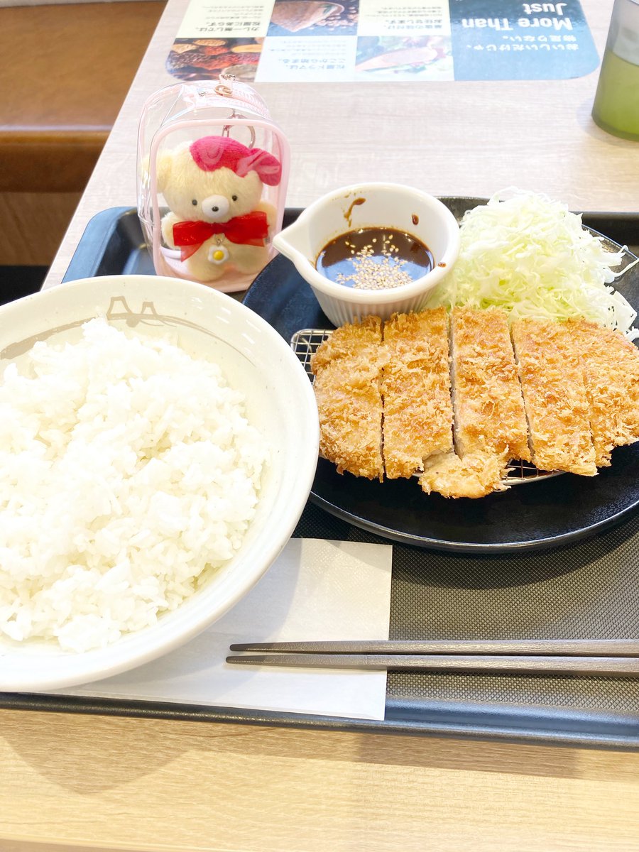 VwA6m's tweet photo. 松のやのクーポン最強🔥 おむわんわんと一緒に食べました😋

 #みんなのぱんぱぱん https://t.co/opNZqZYQbU