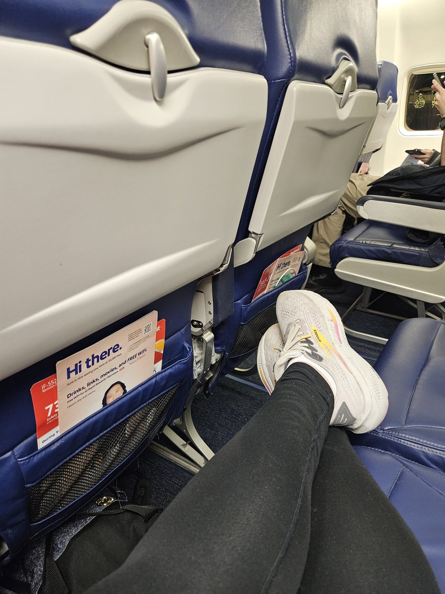 Amy_Howe_BA's tweet image. It wouldn't be a Flyday Friday without that @SouthwestAir "First Class" row to myself! Off to the mountains of Denver! Let's Go! #cheerjudgelife