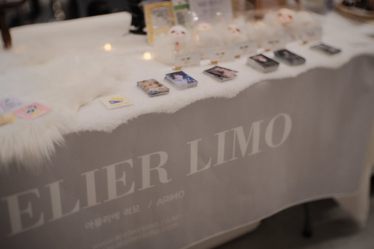 운 좋게도 예쁜 트리 근처에 있게 되었어요🎄💕

헤드 재고들의 할인이 진행될 예정이니 많이 들러주세요~ 🥳
#프로젝트돌