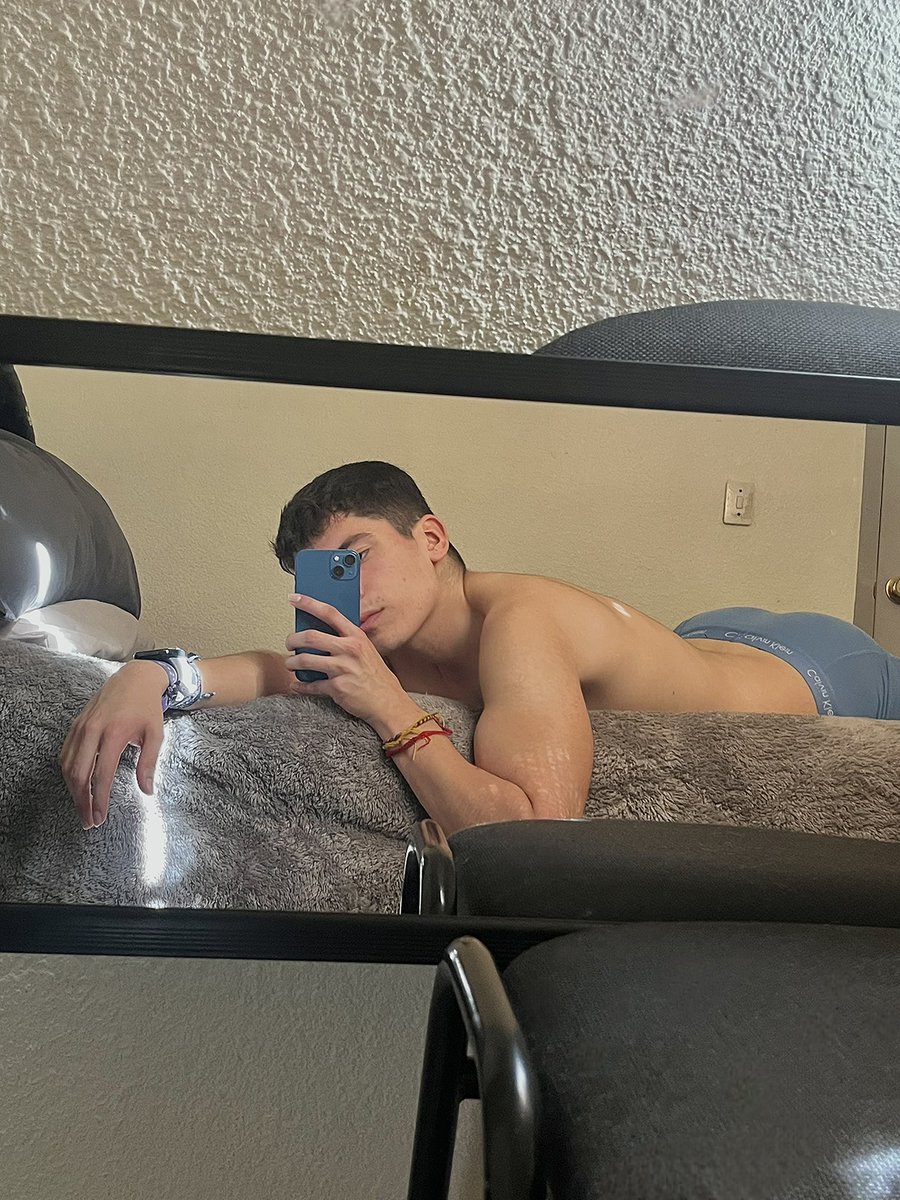 bistesitoo's tweet photo. no soy una santa pero estoy blessed 🗣️ https://t.co/J1iIiy2ef5