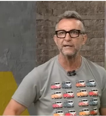 joangeloDivino's tweet photo. Ex-jogador em programa esportivo ou em coletiva de imprensa não é imprensa. É comentarista. Imprensa é quem apura, checa, contextualiza e responde eticamente pela informação. Confundir opinião com jornalismo enfraquece a profissão e desvaloriza quem estudou e vive do jornalismo. https://t.co/DYF8z6BPli
