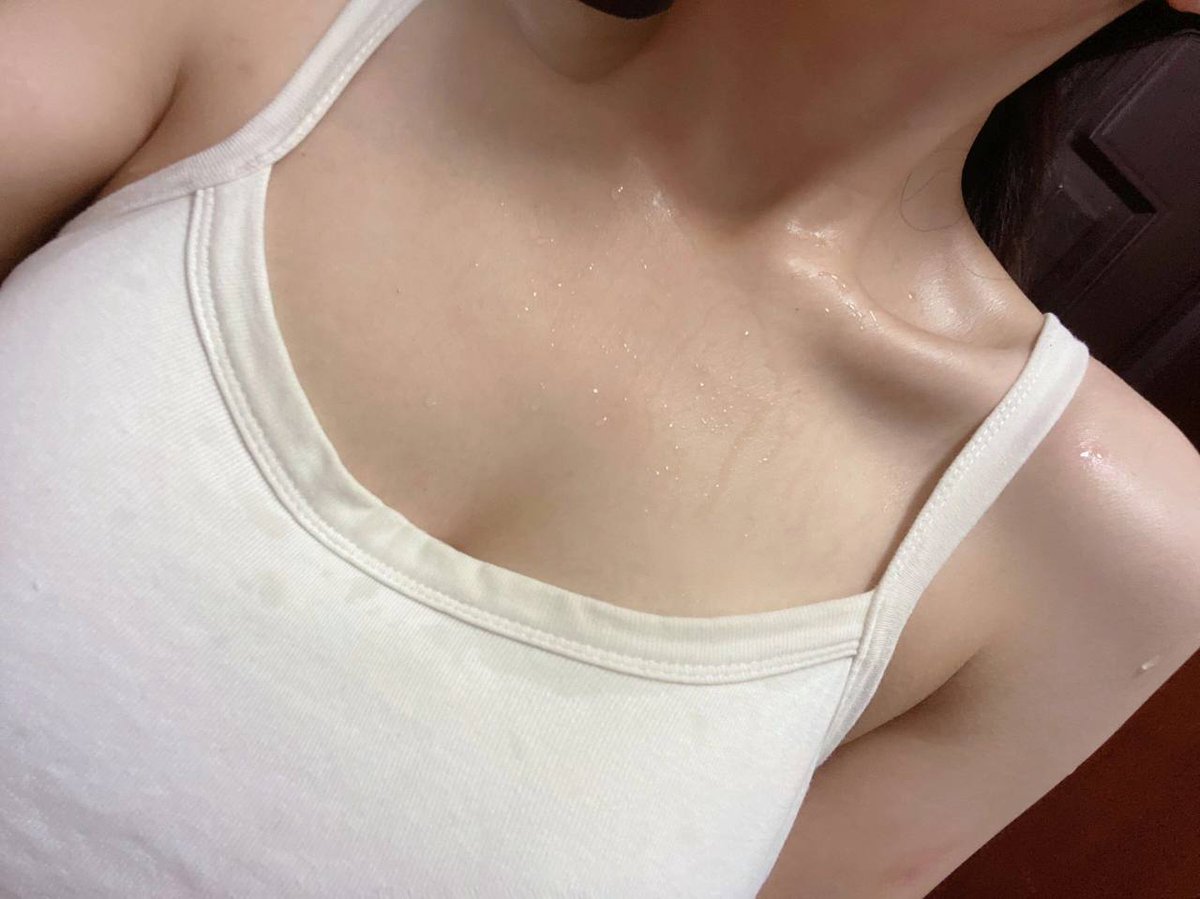 rahimy386's tweet photo. ジムが終わったら銭湯に行ってリラックスするよ🛁
毎日いい体型をキープするために頑張ってるの✨
健康的な食事も大事だけど、スタイルも大切だよね。
それに、運動するとすごく充実感があるんだ #運動 #ジム https://t.co/i19o8pvR7F