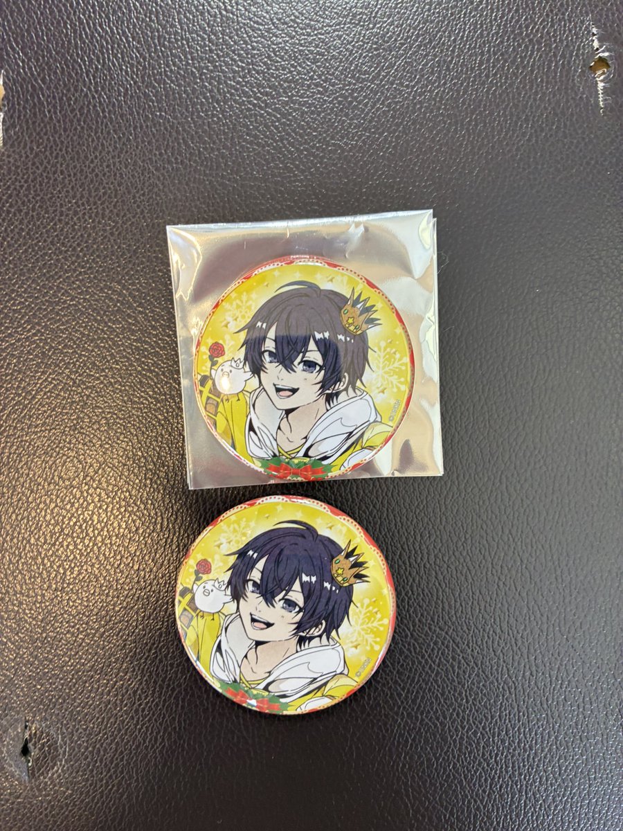 RU_0811_shiro's tweet photo. 追加で購入しました！
求…💙等身缶バッチ
譲…💛等身缶バッチ

 #女研グッズ交換 https://t.co/mzMPh1LIGU