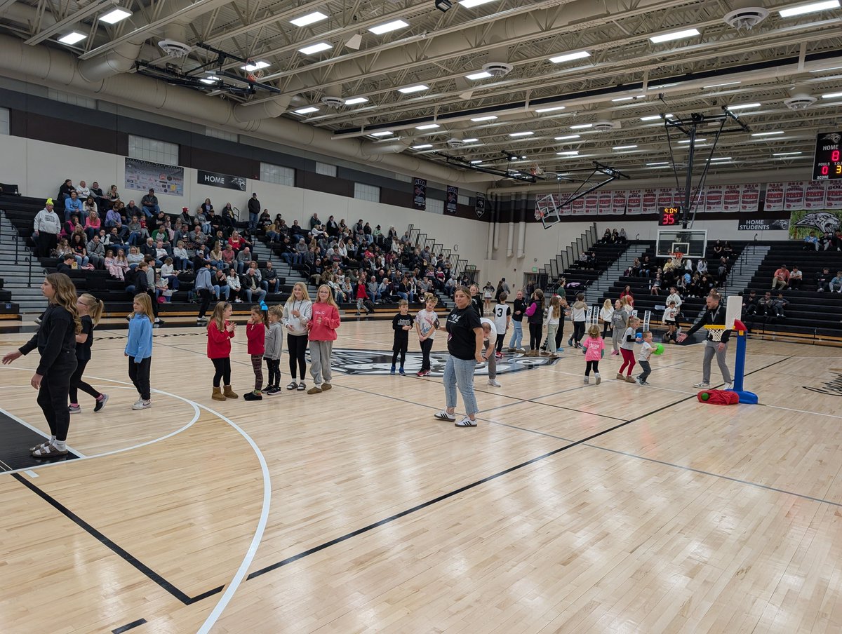 BBB vs Valley 

Final 

Centennial 63
Valley 45

#iahsbkb