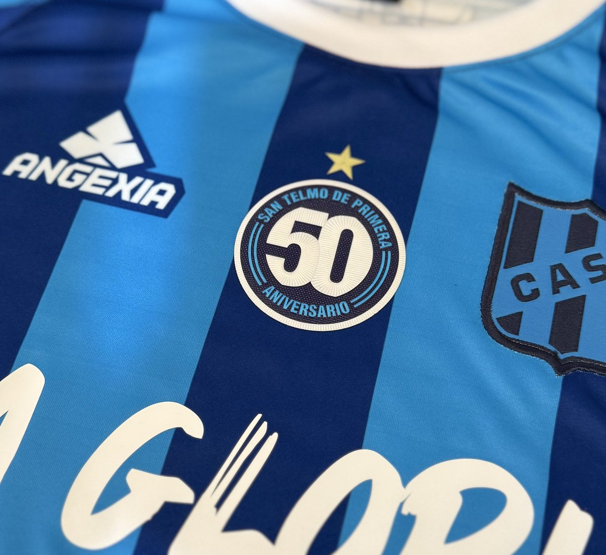 A mi viejo en el Cielo, mis hnos y sobrinos. A mis hijas que aman estos colores! 
Dirigentes, allegados y por sobre todo al pueblo Candombero! 
FELIZ DÍA DEL HINCHA! 
A 50 años de nuestra mayor epopeya: Jugar en Primera División!
Salud!