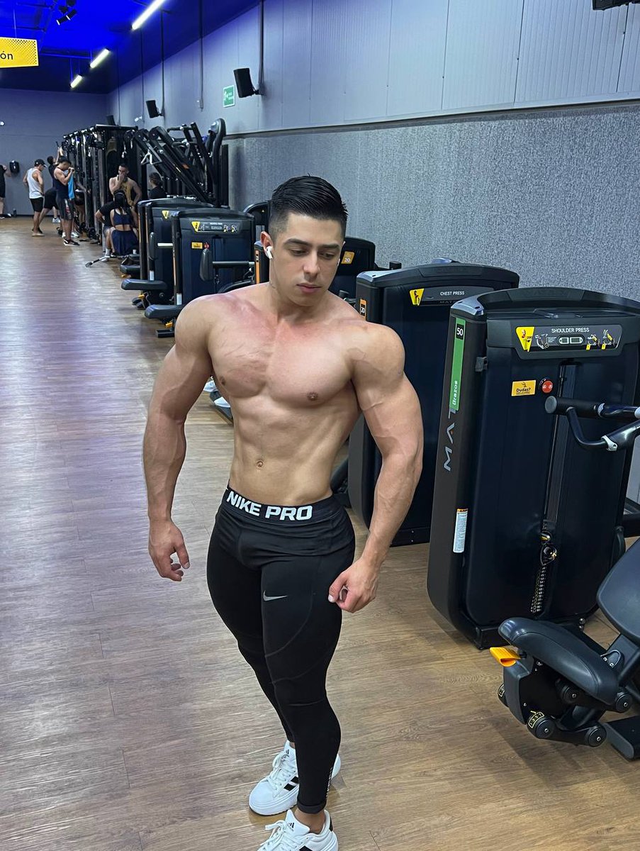 Devin Hunter tweet media