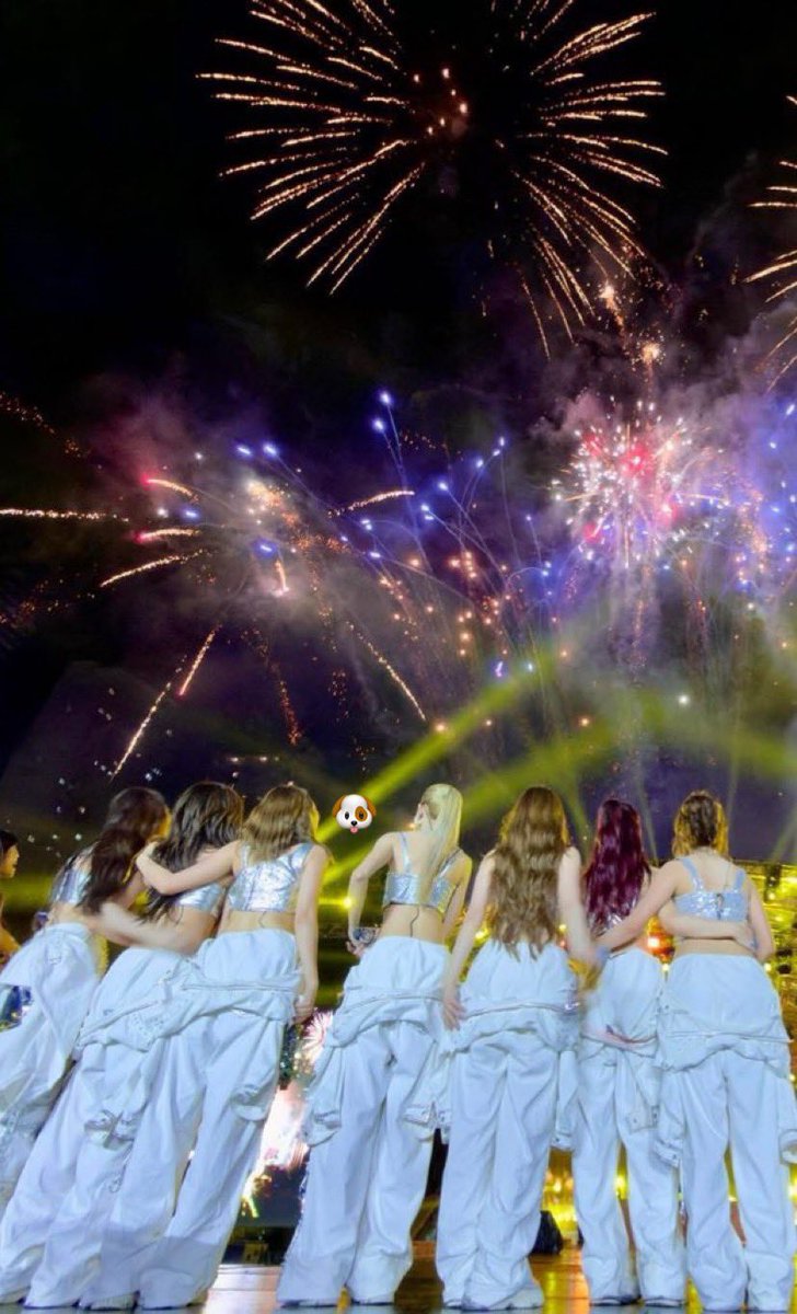 luvforsheena's tweet photo. may the universe listen to everything you wished for in that magical moment, girls! we’re always here for you, in all ways. 💝 https://t.co/4YakIMzXBL