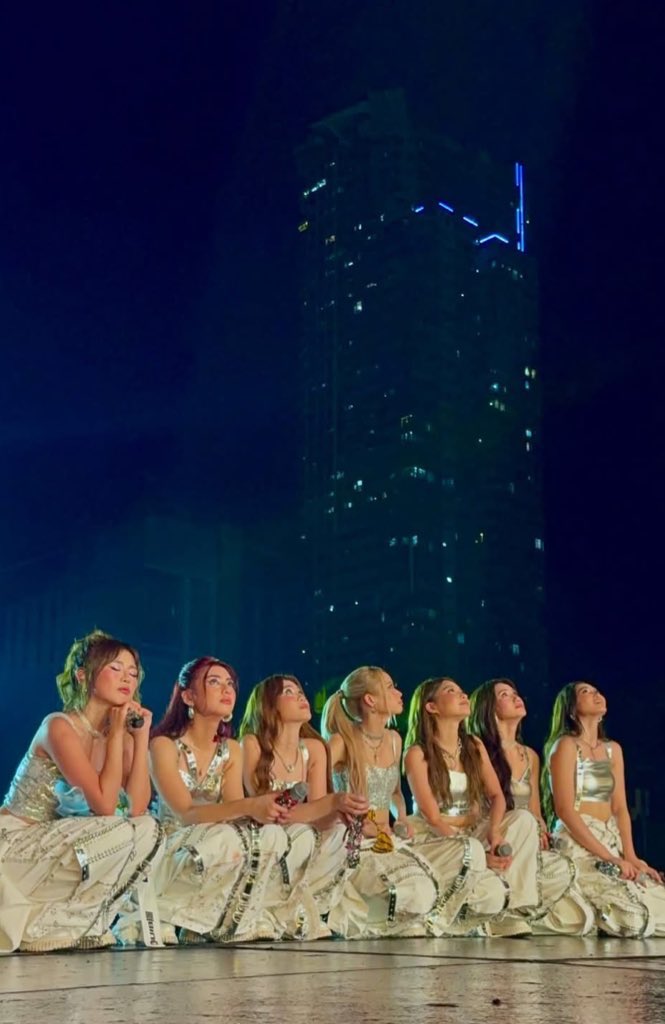 luvforsheena's tweet photo. may the universe listen to everything you wished for in that magical moment, girls! we’re always here for you, in all ways. 💝 https://t.co/4YakIMzXBL