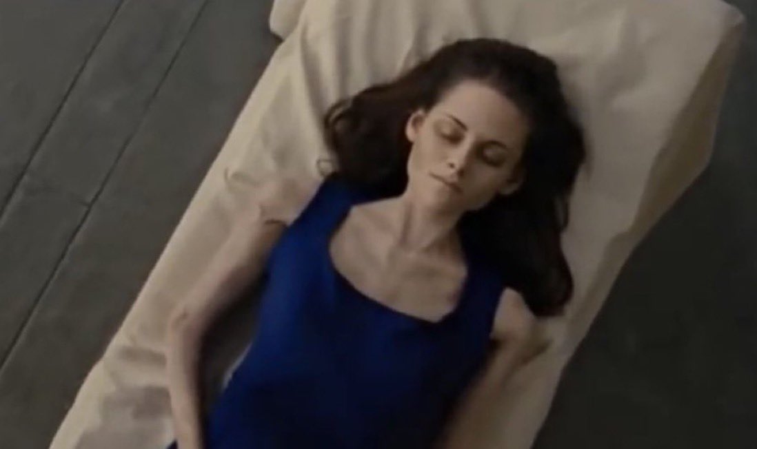 Whotfismick's tweet photo. me going to bed empty stomach because i was too lazy to cook for myself https://t.co/Na8kRNlmm2