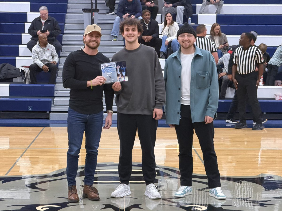 Nice team win tonight vs Oregon at the 608 event…. 

Big shout out to <a href="/Grant_Hardy5/">Grant Hardy</a> on earning the scholarship! 

#Family 🏀⚡️