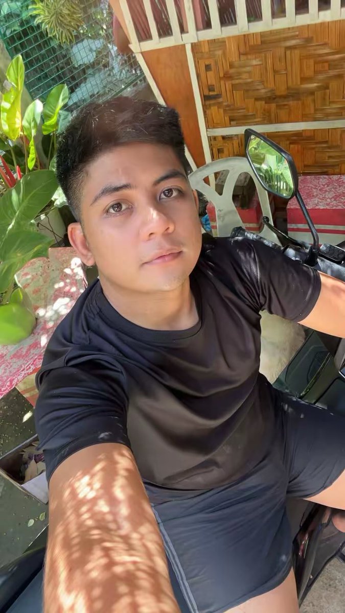 Ice cream tweet media