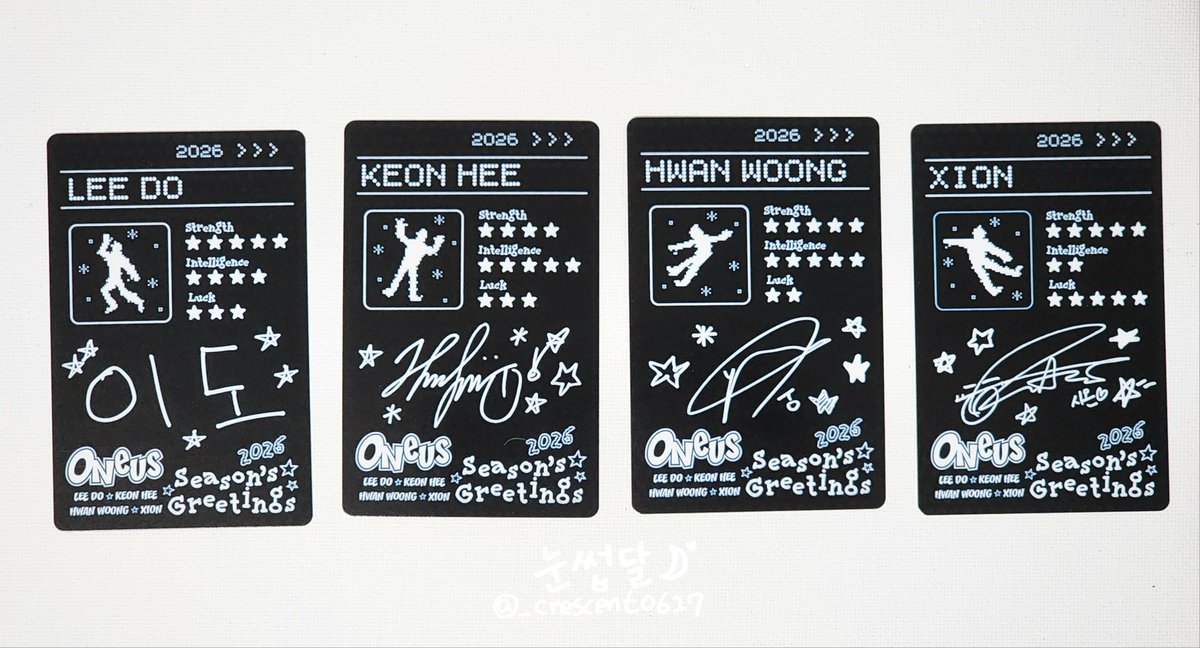 _crescent0627's tweet image. 2026 시그 포카 뒷면 애들 스탯 나와있는거 너무 웃겨서 빵 터짐ㅋㅋㅋ 건학이랑 건희가 밸런스가 제일 좋고 각각 힘과 지능 특성화캐ㅋㅋ아니 근데 웅이ㅋㅋㅋㅋ힘, 지능 다 별 5개인데 행운 2개ㅜㅜㅋㅋㅋ시온이는 힘, 행운 별 5개인데 지능 왜요ㅠㅠ웅온즈 중간이 없음ㅋㅋㅋㅋ

#원어스 #ONEUS