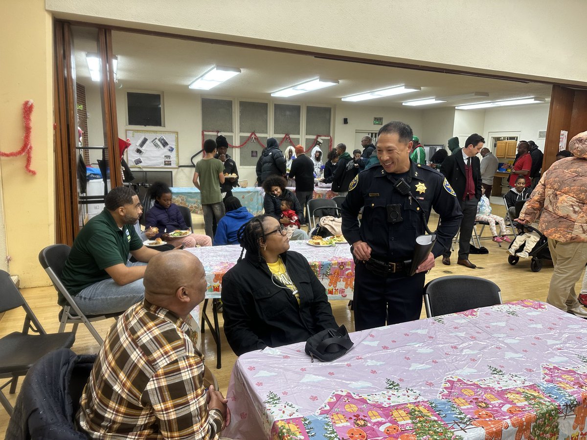 SFPD's tweet photo. Proud to have partnered with @RecParkSF and @APRI_SF at their holiday event tonight for families in Potrero Hill and the Bayview! Happy Holidays! https://t.co/M6mde0FLL3