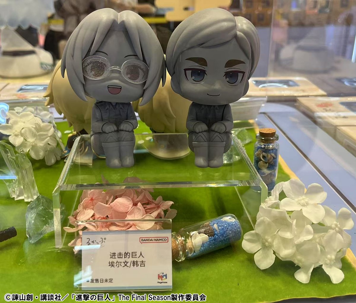 megahouse_tori's tweet image. TVアニメ【#進撃の巨人】

◤原型初公開！◢

||◤　　　　　　　　◥||
　見上げる見守る るかっぷ
　進撃の巨人
　ハンジ・ゾエ
　エルヴィン・スミス
||◣　　　　　　　　 ◢||

深圳 Bit City次元小鎮にて開催中の
るかっぷ全国ツアーにて展示していますメガ🐤
続報は当アカにてお知らせ！…