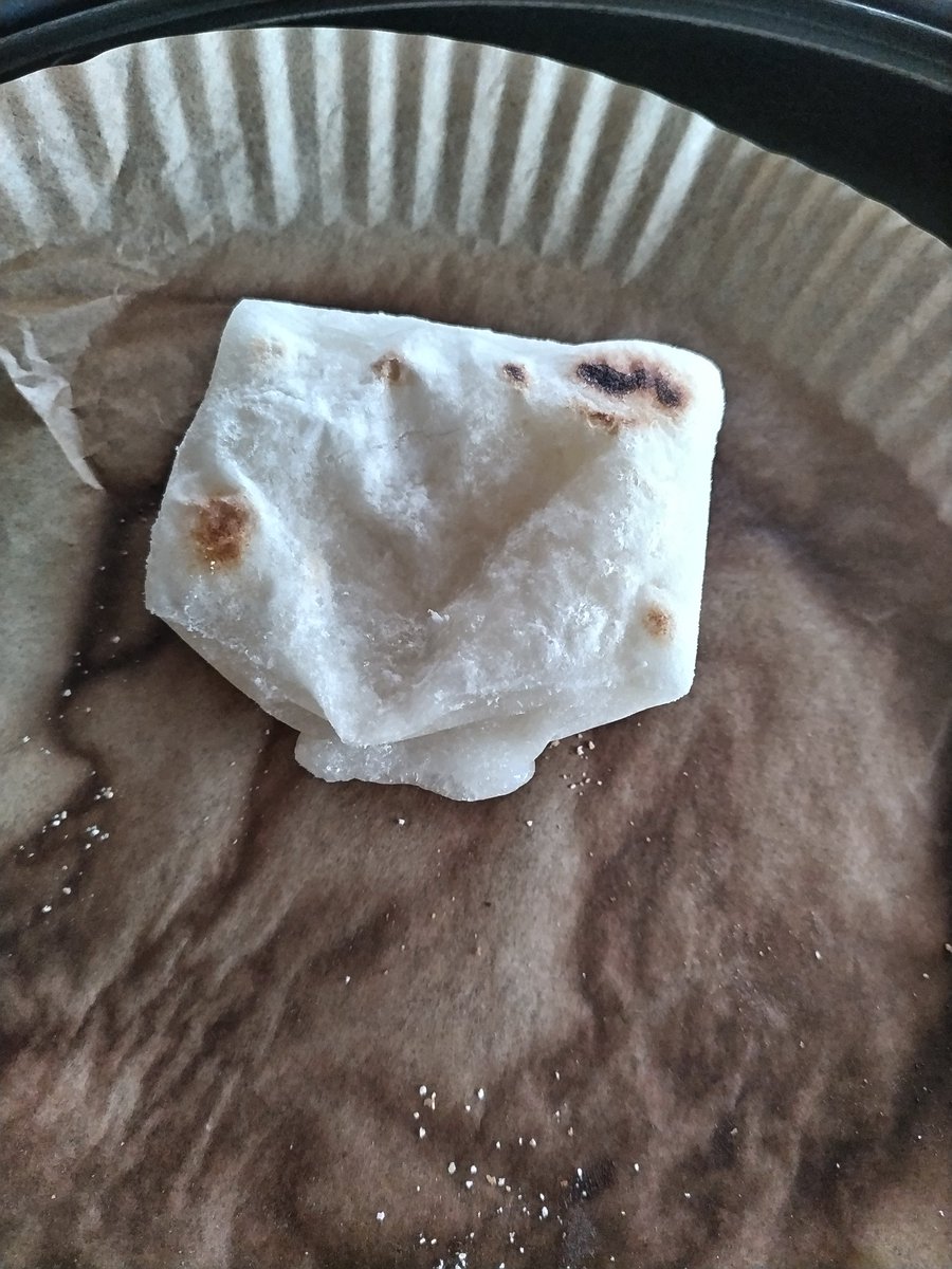Reaisar's tweet photo. #25.12.20土曜日

今日は　冷凍&amp;冷蔵庫
整理整頓を兼ねて
在庫食材で料理
．賞味期限切グラタンの素
．野菜室の野菜達
．冷凍　お餅焼く
クリスマスは普段どうり
28日までの1週間　冷蔵庫カラになるまで買い物行かない
年末の節約節約 https://t.co/l3e5uKVJ3N