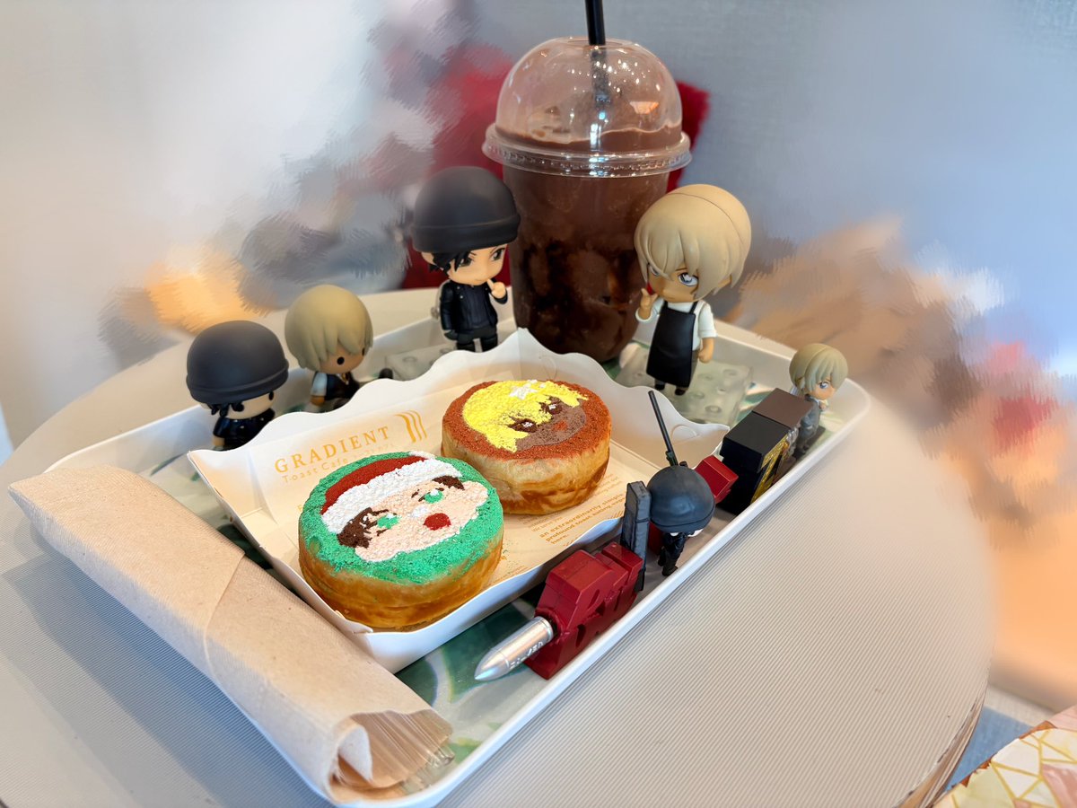 KZH936z's tweet image. 😋ฟินๆเลยอะ 
#REDchristmasparty_AKAMcafe