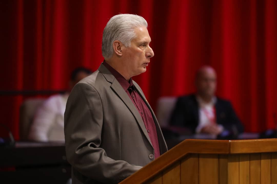 .<a href="/DiazCanelB/">Miguel Díaz-Canel Bermúdez</a>: "Las transformaciones que debemos hacer no son solo estructurales, sino de mentalidad. Lo vemos en el día a día, cosas q se traban o que no avanzan por falta de flexibilidad o por esquemas que no funcionan para estos tiempos, ni bajo circunstancias de tanto asedio."