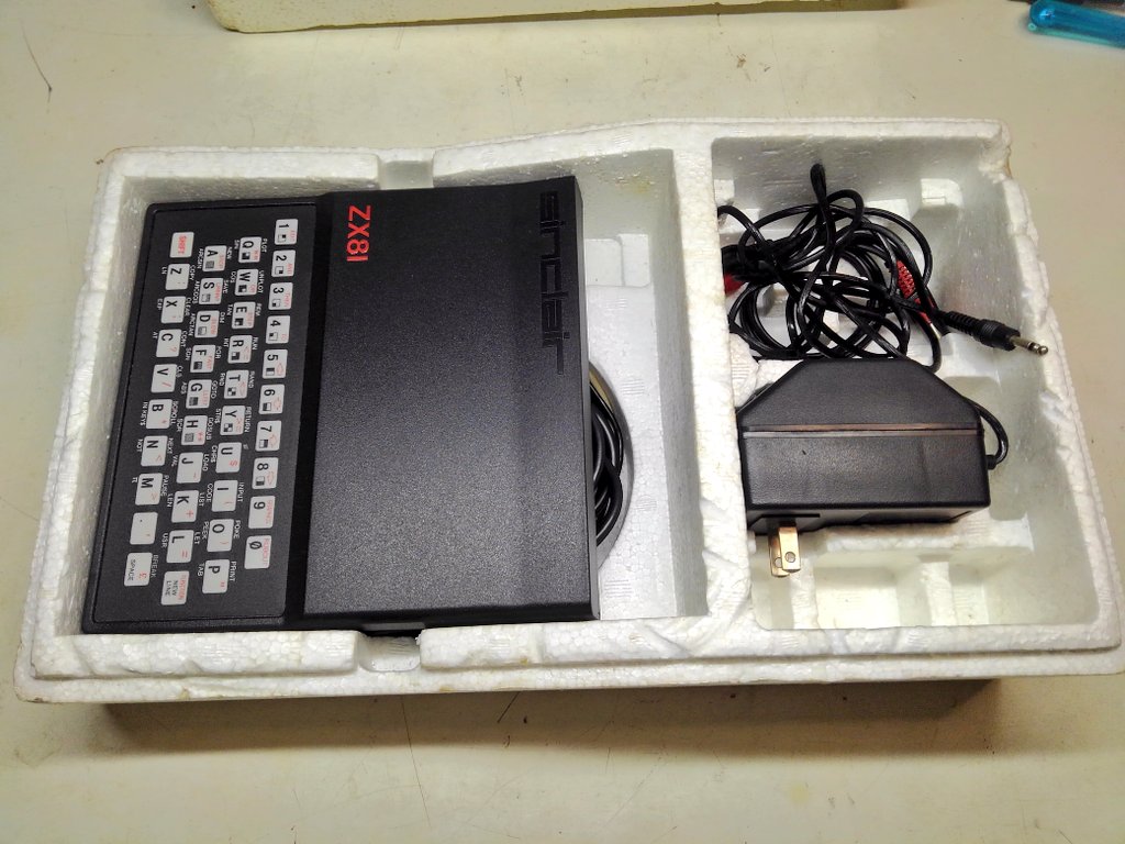 レトロPCの置場に困る少女 (@toshitada1973) / Posts / X