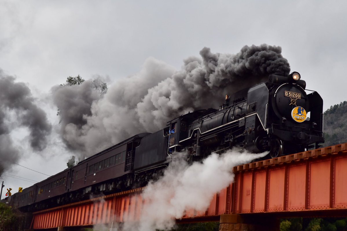 RT @veregood_OK: 2025.12.20 8521レ 快速 SLやまぐち号 津和野行 D51