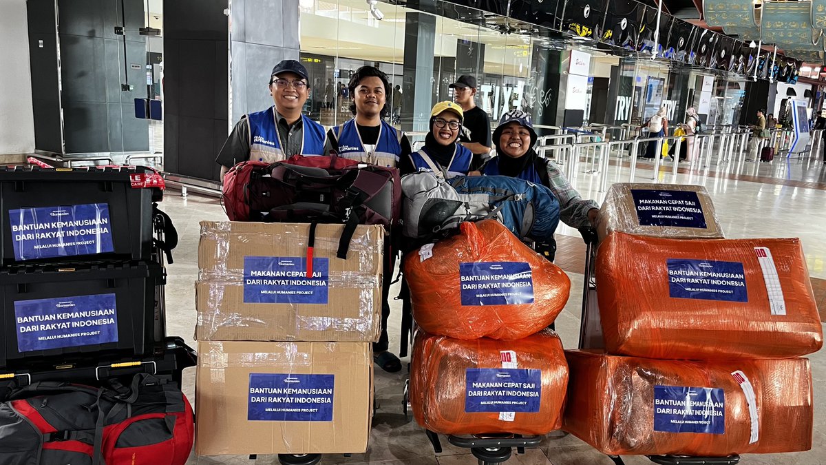 Tim Humanies Project berangkat dari Jakarta menuju Kab.Agam, Sumatera Barat untuk rencana operasi pembangunan hunian sementara.